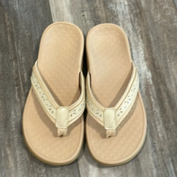 Vionic Sandals Casandra Sandals Flip-flops size 5 - Picture 1 of 6
